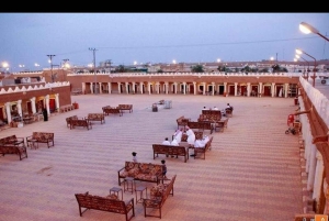 Riyadh: Buraydan Lake, Heritage Village & Salt Flats Tour