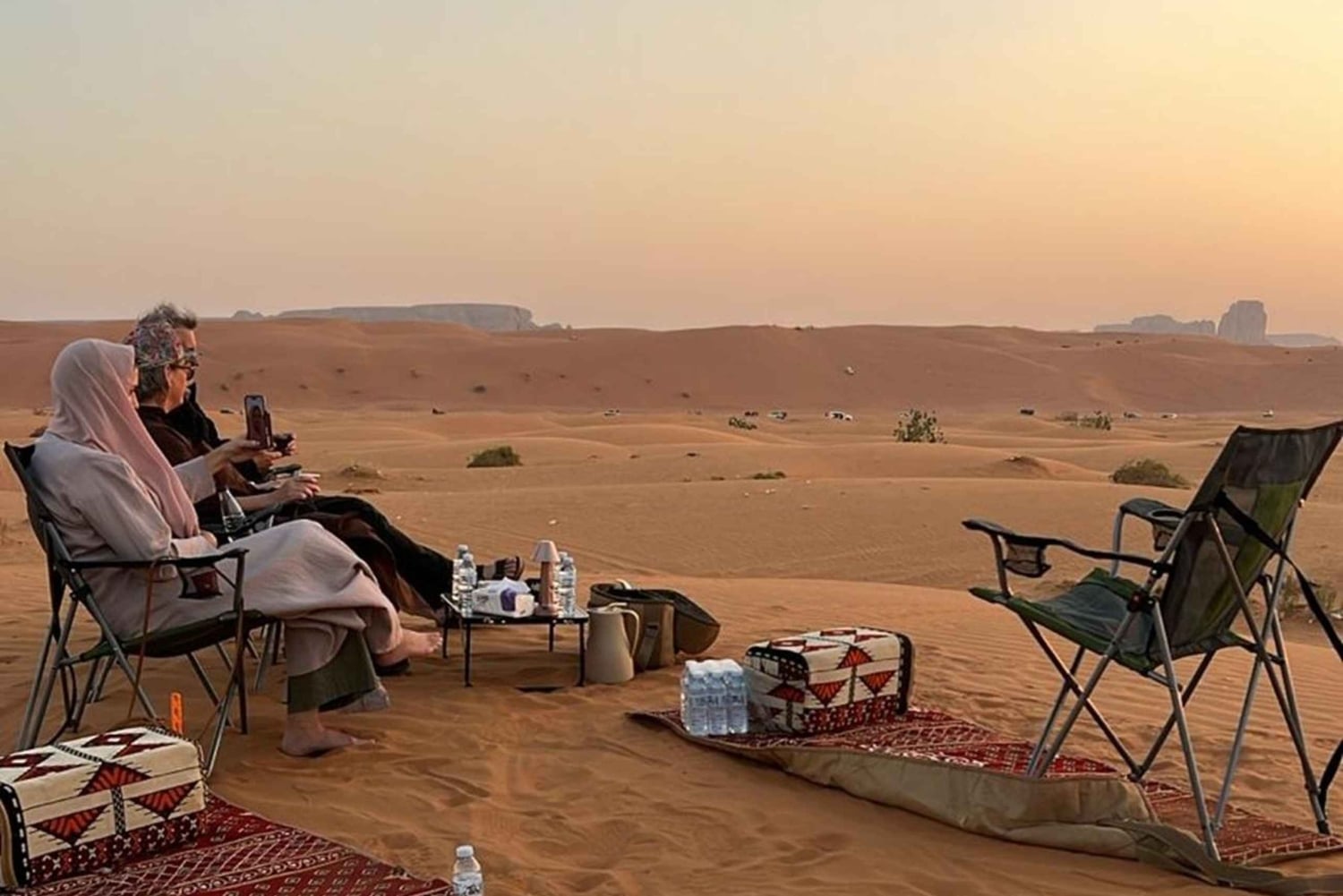 Rijad: Zachód słońca na pustyni (Przejażdżka na wielbłądzie + Herbata + Kolacja (Kabsa))