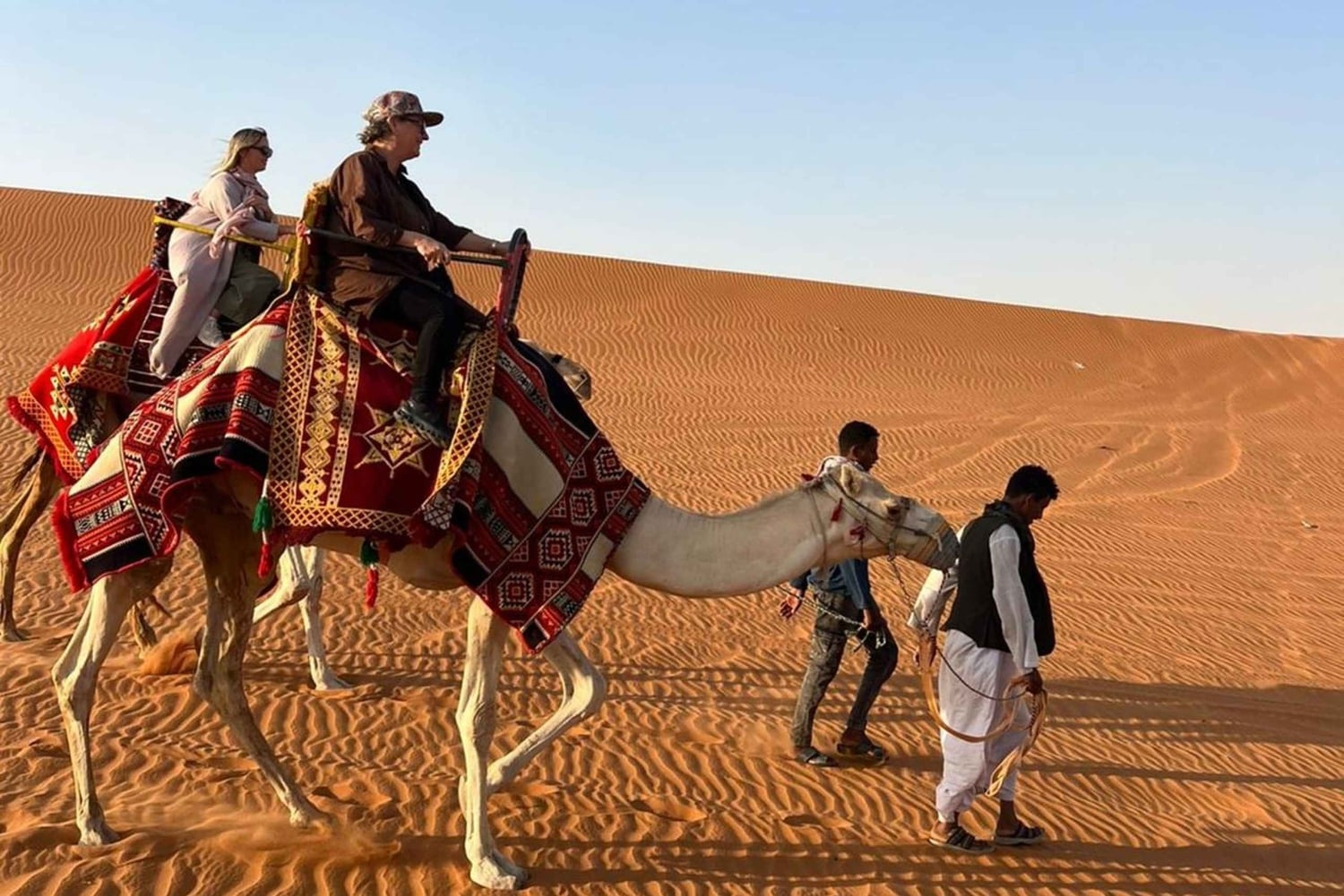 Rijad: Zachód słońca na pustyni (Przejażdżka na wielbłądzie + Herbata + Kolacja (Kabsa))