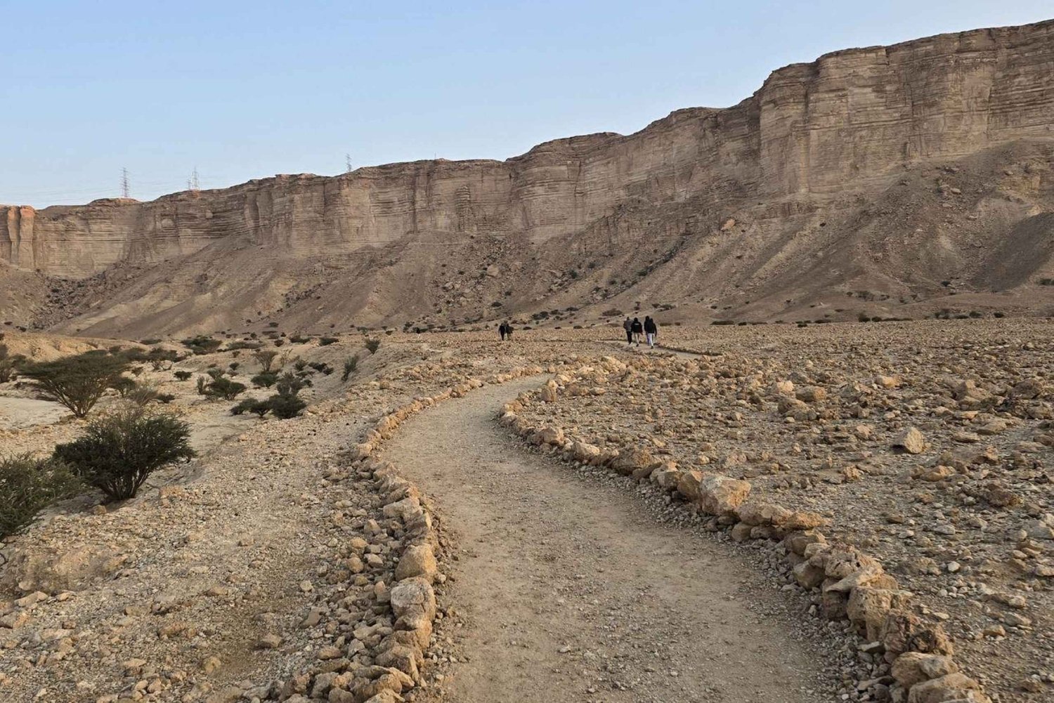 Riyadh: Edge of the World and Darb Al-Manjoor, VIP treatment