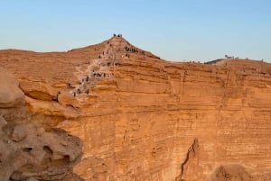 Riyadh:Edge of the World Private Tour sunset with dinner