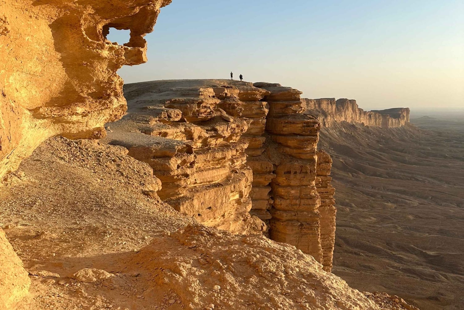 Riyadh: tour privato sul bordo del mondo con servizio navetta