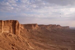 Riyadh: tour privato sul bordo del mondo con servizio navetta