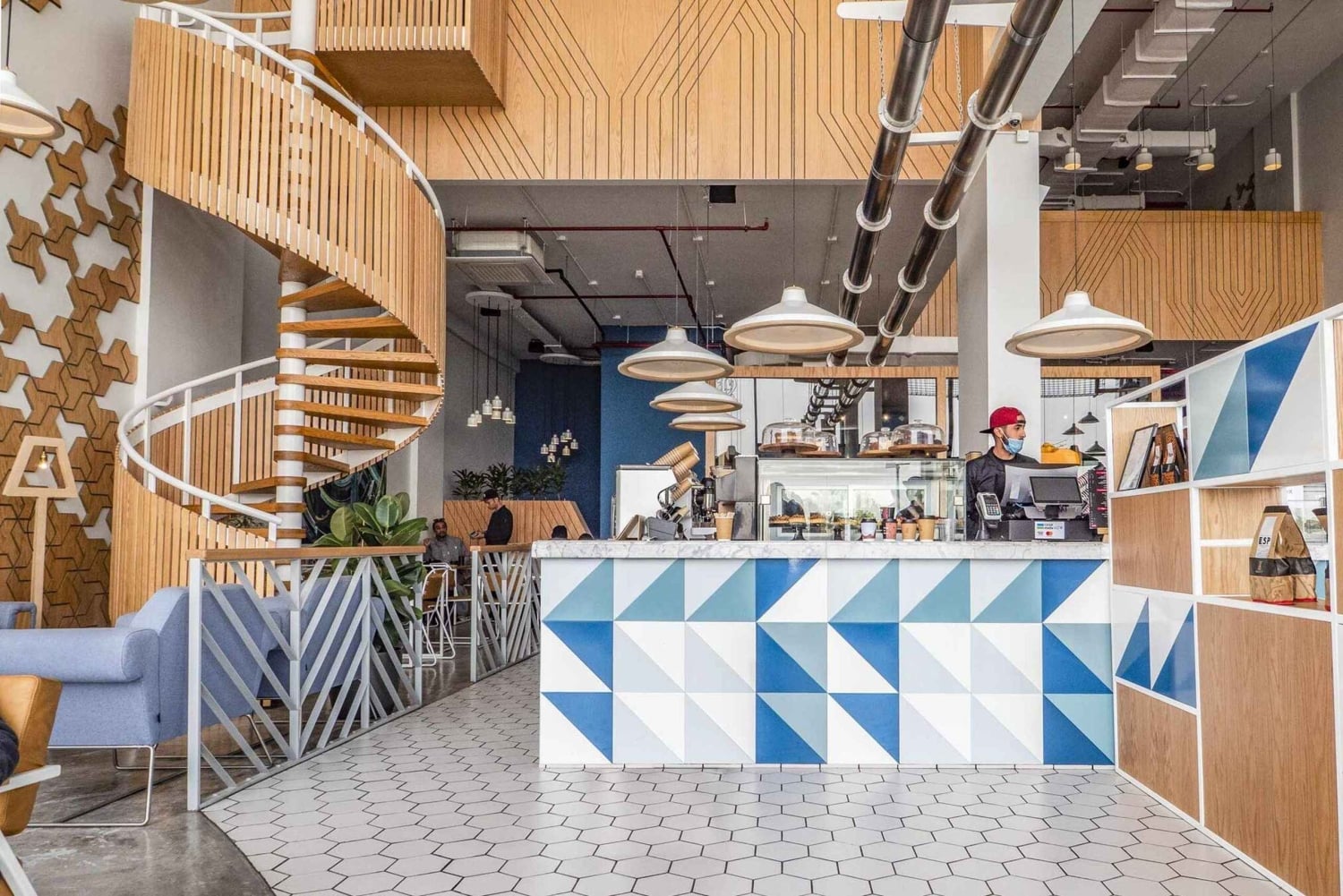 Riade: Visita guiada com marcos históricos e café