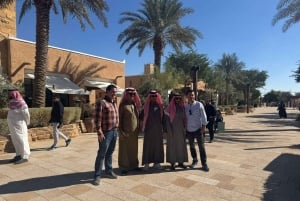 リヤド専用車による空港送迎付き乗り継ぎツアー