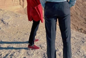 Riyadh: Private Edge of the World & Camel Trail with Lunch