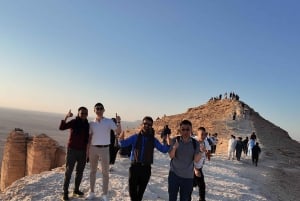 Riyadh Province: Edge of the World Tour Sunset with Dinner