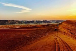 Rijad: czerwony piasek: jazda na ATV po wydmach, jazda na wielbłądzie i sandboarding