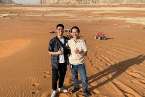 Riyadh: Kamelridning i de røde sandklitter, quadbike- og sandboardingeventyr