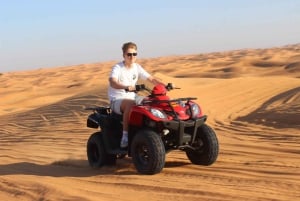 Riyadh: Tur til de røde sandklitter med quadbike og kameltur