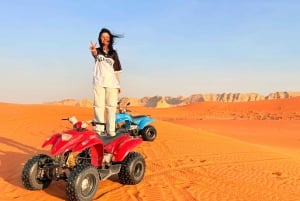 Riyad : excursion dans les dunes de sable rouge avec quad et balade à dos de chameau