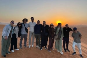 Riyadh: Kamelridning i de røde sandklitter, quadbike- og sandboardingeventyr