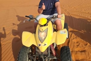 Riyadh : Hiekkadyynit aavikolla ( kameliratsastus + Quad bike )