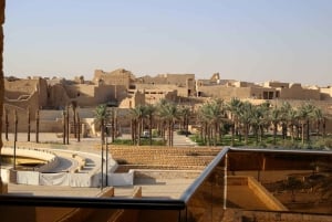 Riyadh: VIP Tour with Saudi Cuisine Meal and Hotel Pickup
