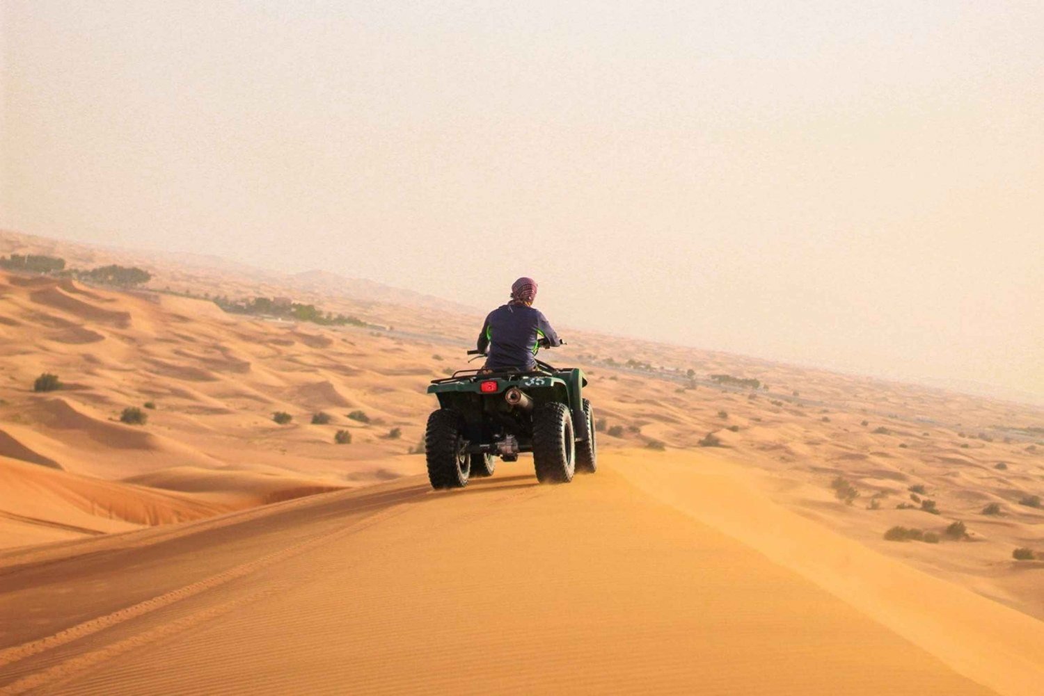 Saoedi-Arabië: De Arabische woestijn tijdens een safari-avontuur in Jeddah