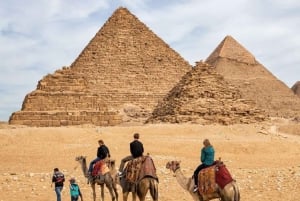 Sharm El Sheikh: Dagsudflugt til Kairo med pyramider og frokost