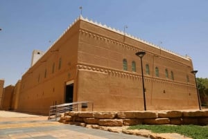 Souk Al Zal, The National Museum, and Murabba Palace Tour