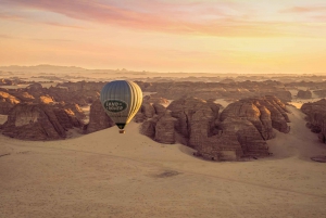 AlUla: Sunrise Hot Air Balloon Flight