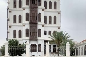 タイフ旧市街ツアーと伝統的なスーク体験をお楽しみください