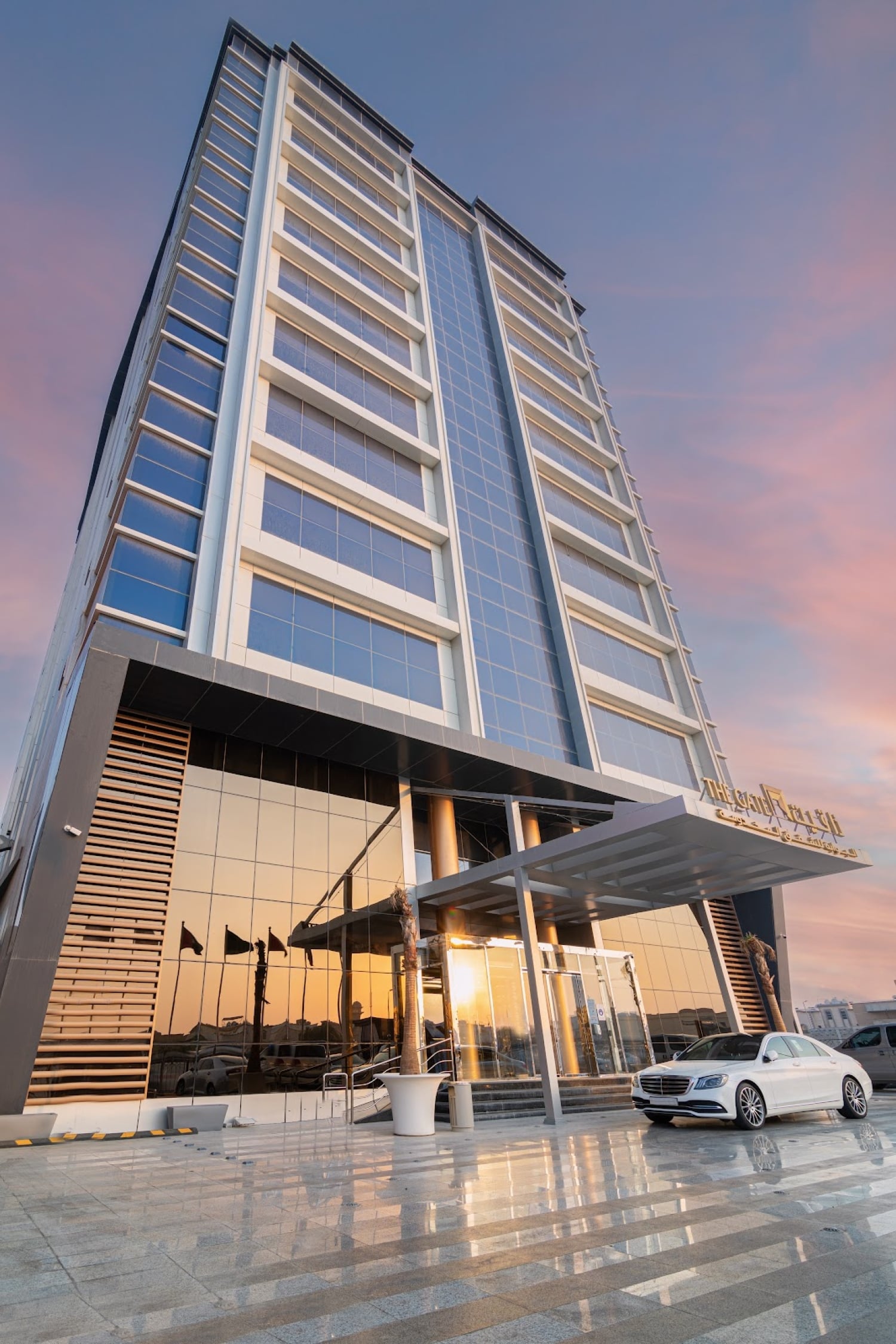 The Gate Hotel & Apartments