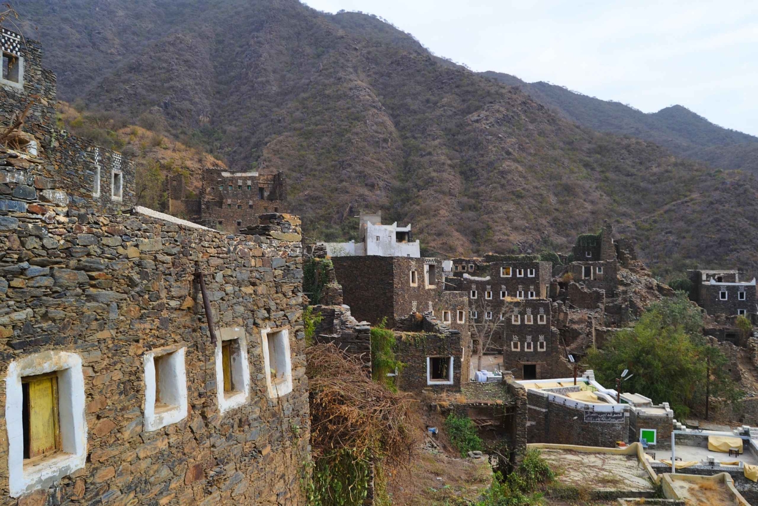 Visita la antigua aldea de Rijal Almaa