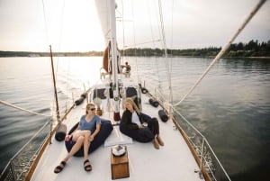 Sail Bainbridge Island & Seattle Waters - Classic Sailboat