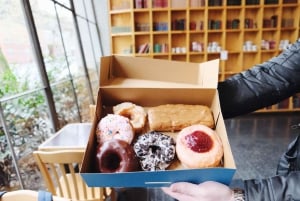 Seattle: Guided Delicious Donut Tour with Tastings