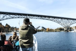 Seattle: Locks Cruise with Live Narration