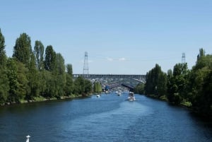 Seattle: Locks Cruise with Live Narration