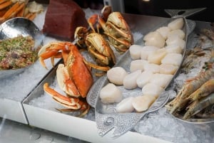 Seattle: Premier Seafood Walking Tour with Market Visit