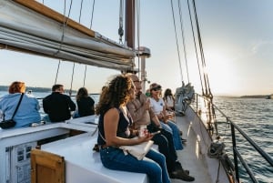 Seattle: Tall Sailboat Sunset Harbor Cruise