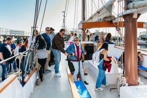 Seattle: Tall Sailboat Sunset Harbor Cruise