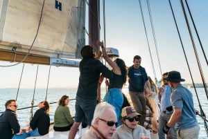 Seattle: Tall Sailboat Sunset Harbor Cruise