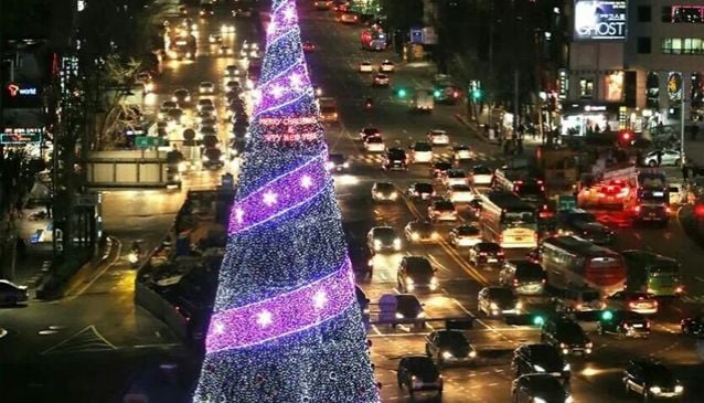Millennium Seoul Hilton Christmas Tree & Christmas Train