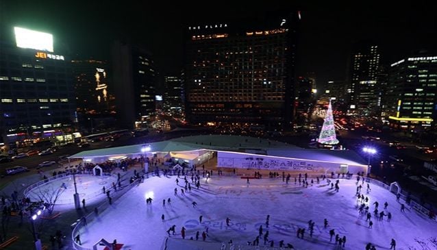 Ice Skating Seoul City Hall