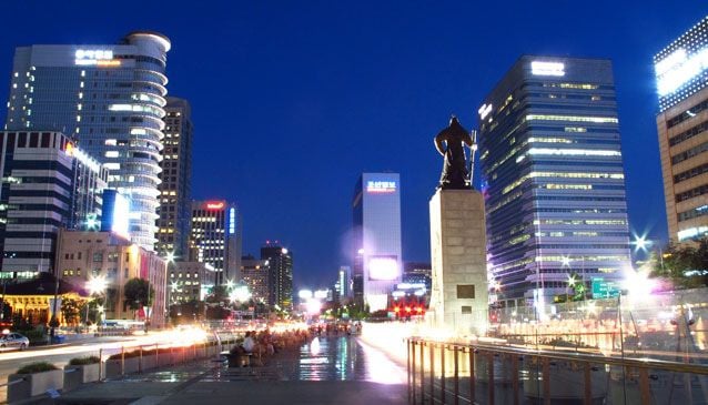 Admiral Yi Sun-sin, Gwanghwamun Square.  