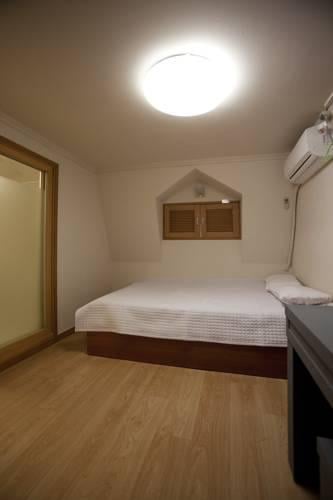 Blu Guest House 2 Sinchon