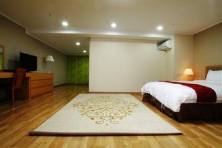 Eastgate Tower Hotel