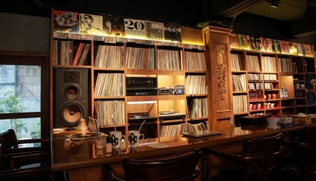 Red Beatle Vinyl Bar & Cafe