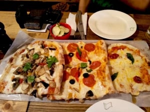 Awesome pizza @Trevia in Gyeongnidan