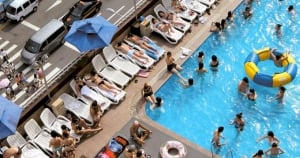 Sunbathing @Hamilton Hotel Rooftop Pool