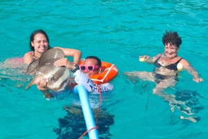 Anse Major : visite privée d'une jounée avec plongée avec tuba, randonnée et barbecue