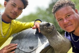 Praslin: escursione di un giorno alle isole Curieuse e St Pierre con barbecue