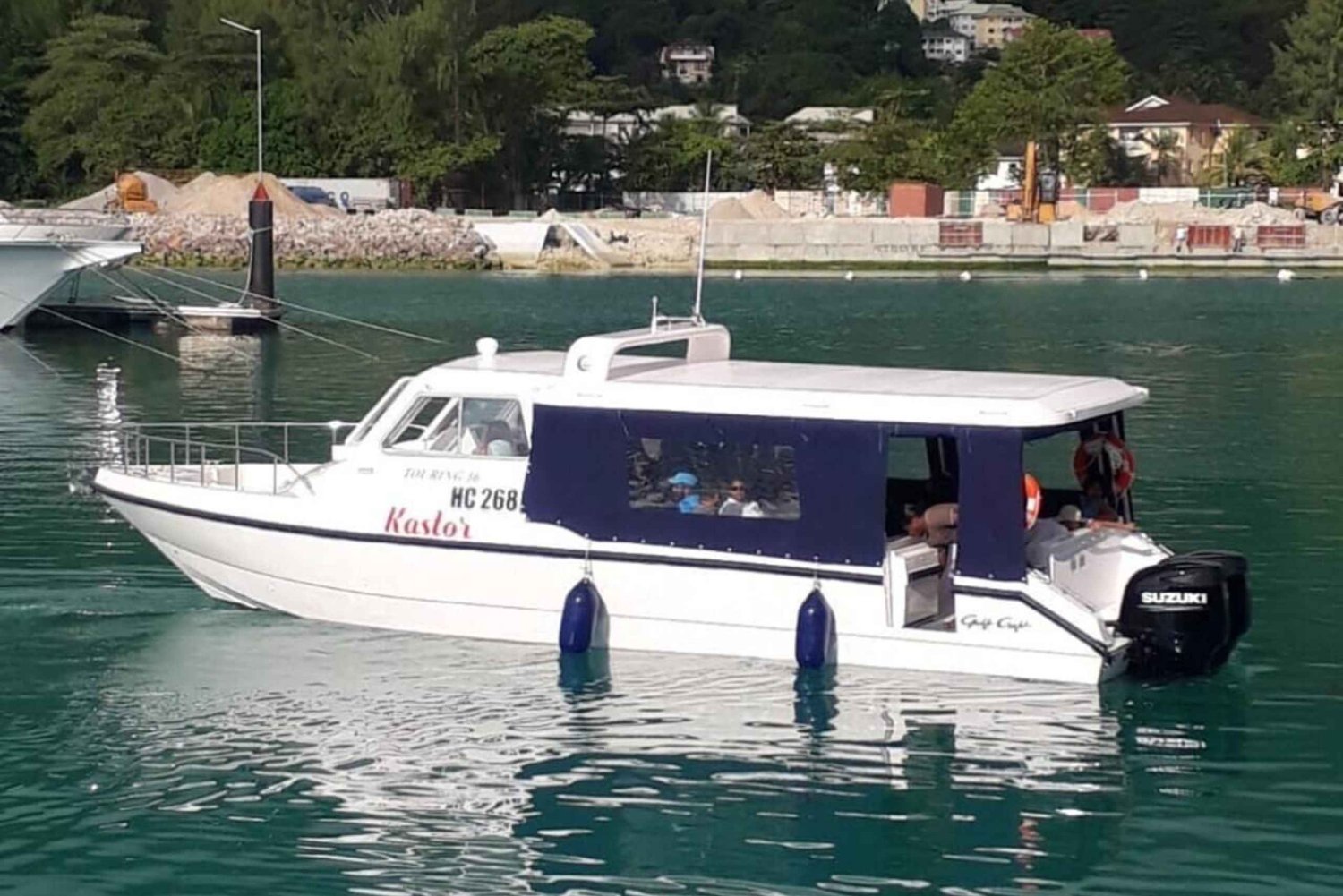 Desde Mahé: traslado directo en barco a Praslin.