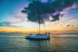 Mahésta: Seychellien auringonlaskuristeily hotellin kuljetuksineen