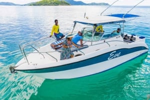 Noleggio barca privata di lusso a Praslin, Seychelles, con barbecue.