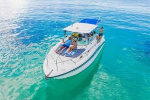 Noleggio barca privata di lusso a Praslin, Seychelles, con barbecue.