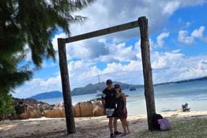 Praslin: Curieuse & St. Pierre -päiväretki veneellä ja grillillä