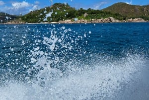 Praslin: Curieuse & St. Pierre -päiväretki veneellä ja grillillä
