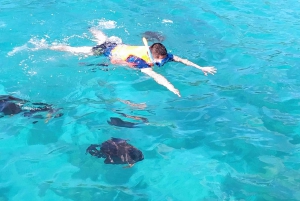 Praslin: Private Sister Coco and Felicity Snorkeling Trip